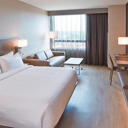 Ac Hotel By Marriott Des Moines East Village Exteriör bild