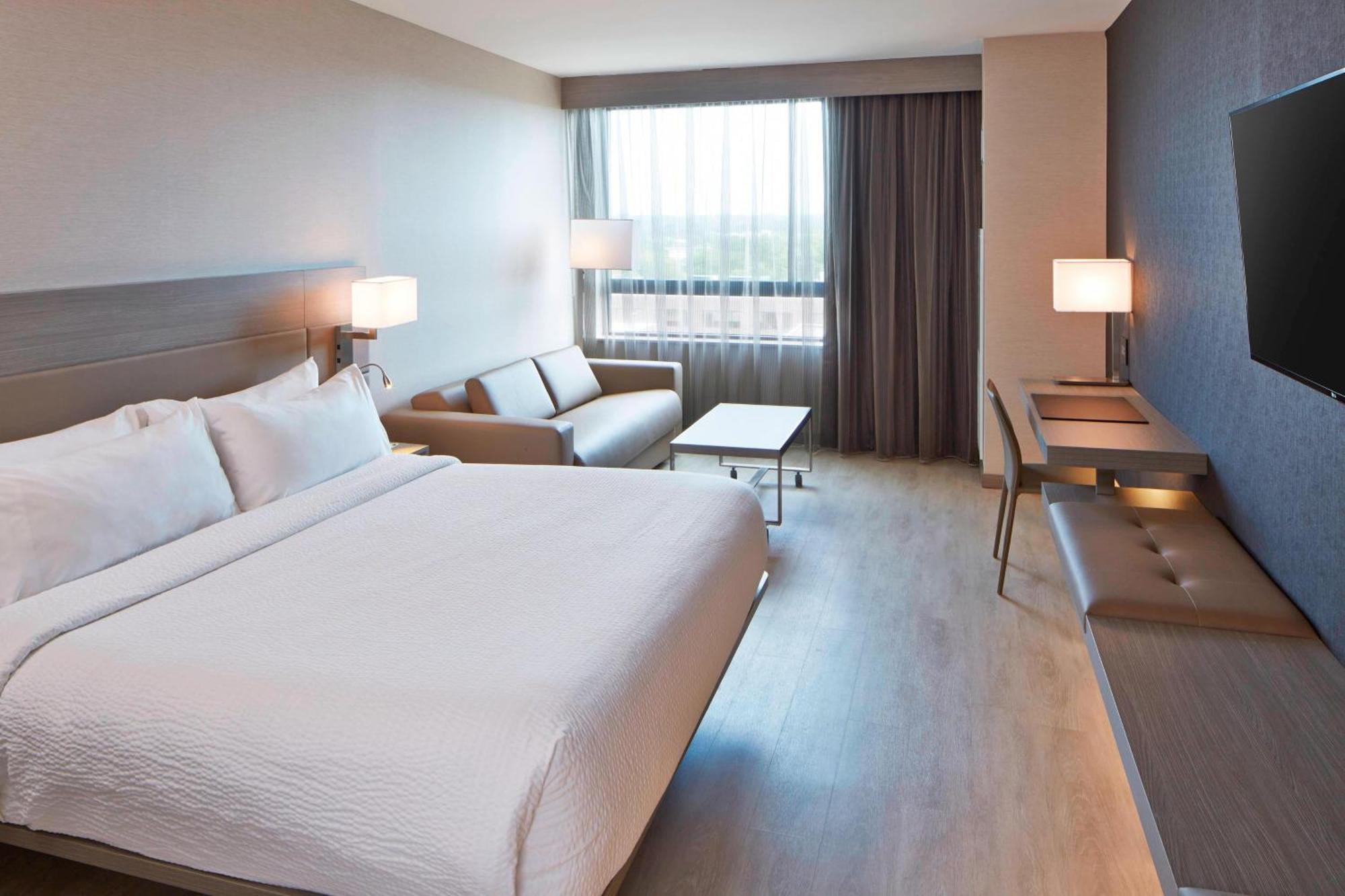 Ac Hotel By Marriott Des Moines East Village Exteriör bild
