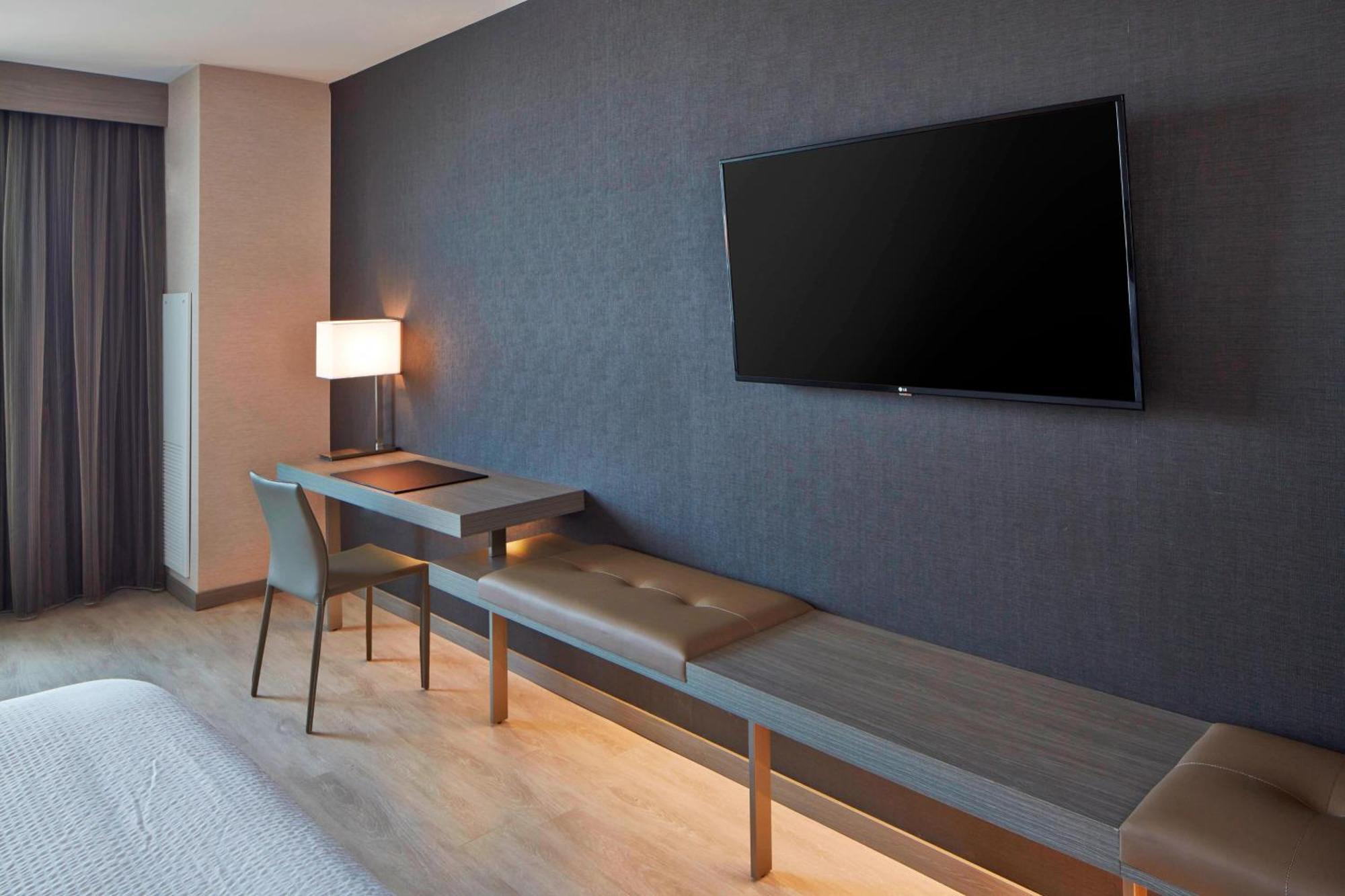 Ac Hotel By Marriott Des Moines East Village Exteriör bild